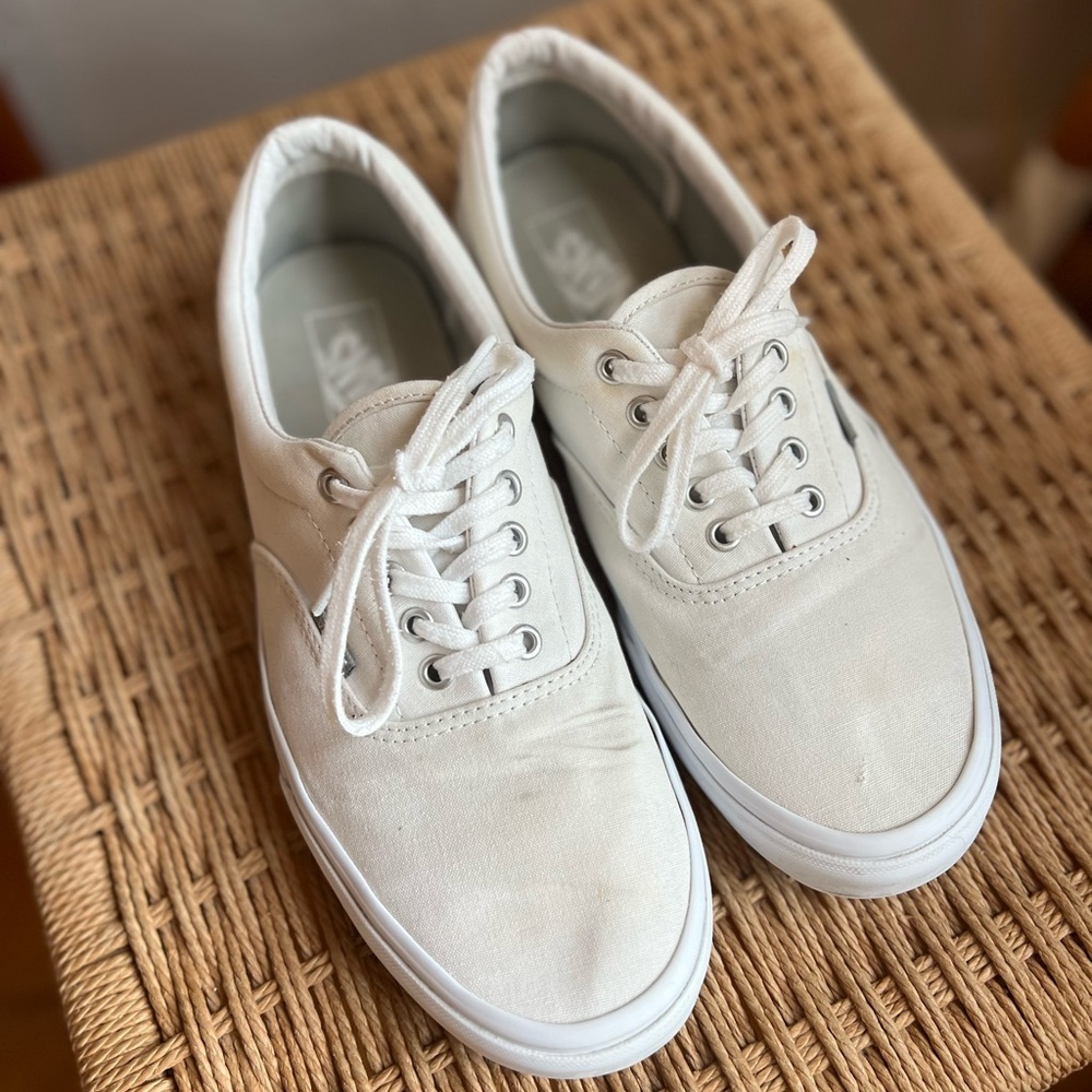 Vans Era Triple White Sneakers Size 12 Women / 10.5 Men Canvas Classic Low Top